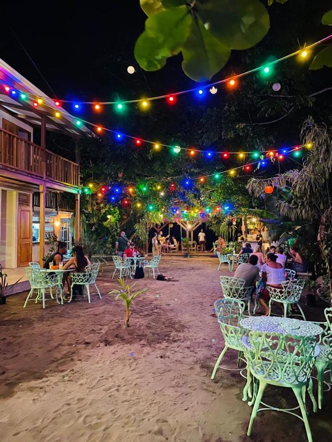 El Hostel Del Patio Tortuguero Eksteriør bilde